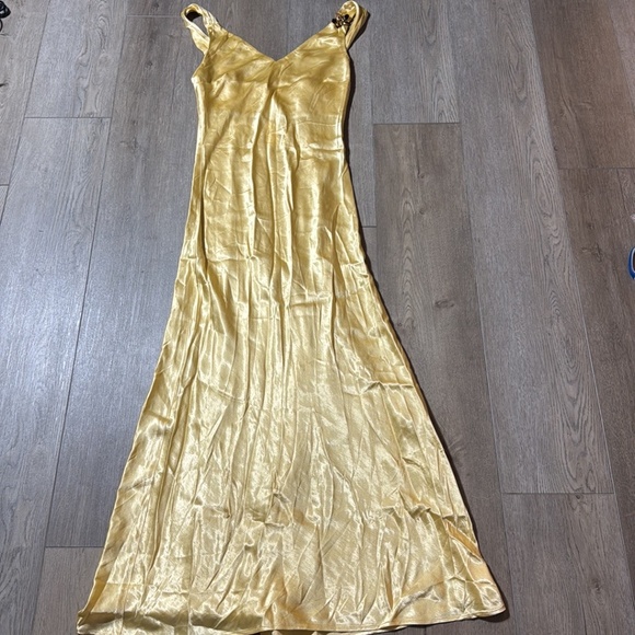 NWT! BY ANTHROPOLOGIE CANARY SLEEVELESS V-NECK MIDI SLIP DRESS - SIZE MEDIUM🕸️ - Picture 6 of 11
